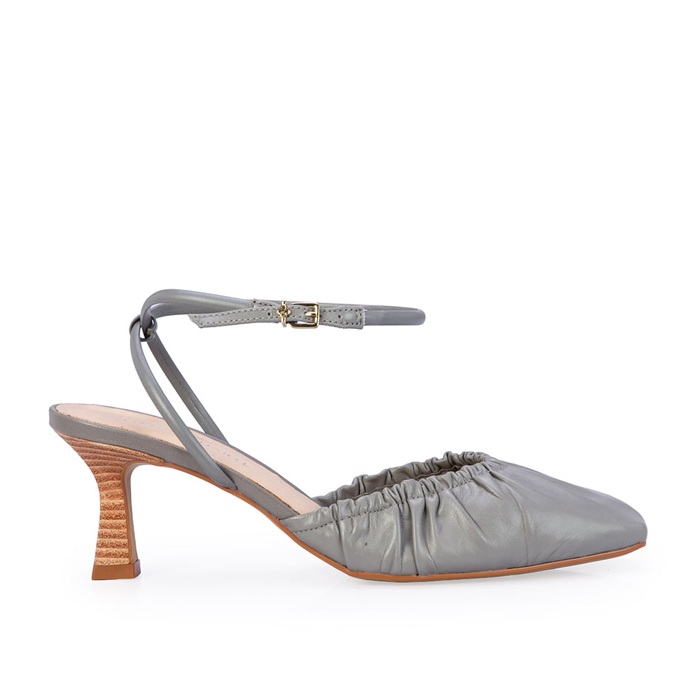 Scarpin Slingback Couro Cinza com Elástico